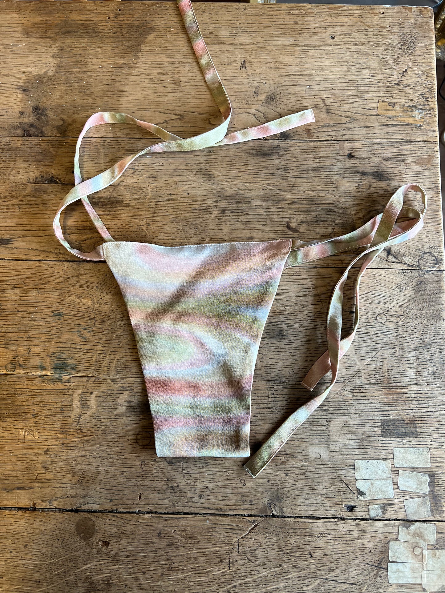 シルクひもタオパンティー(ソングタイプ)